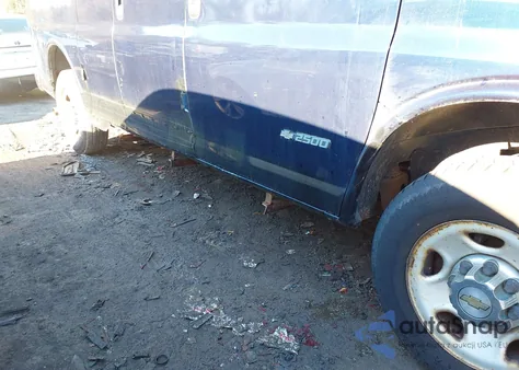 2005 Chevrolet Express z USA, uszkodzony, nr VIN 1GCGG25V451203999